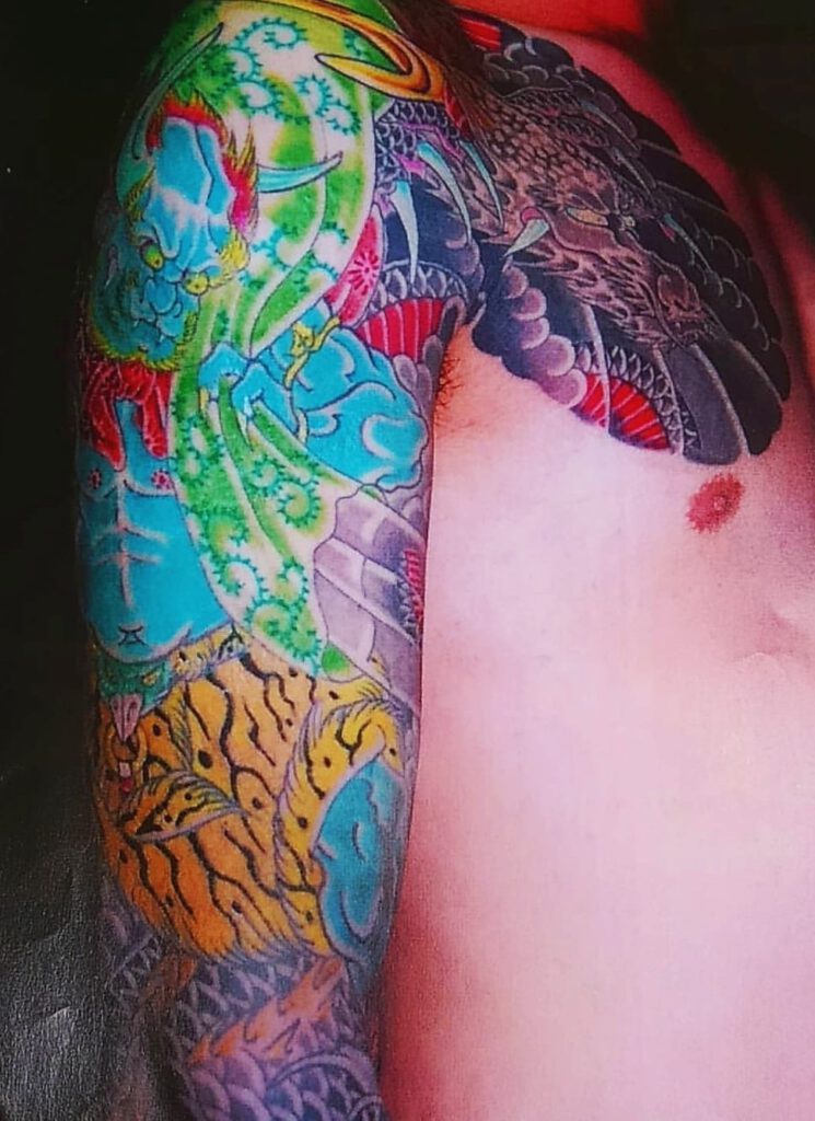 Fujin, Japanese God of wind tattooed on Chest and arm of man. Picture from the 80's.
90's tattoo. Irezumi, Horimono and Wabori on Skin.